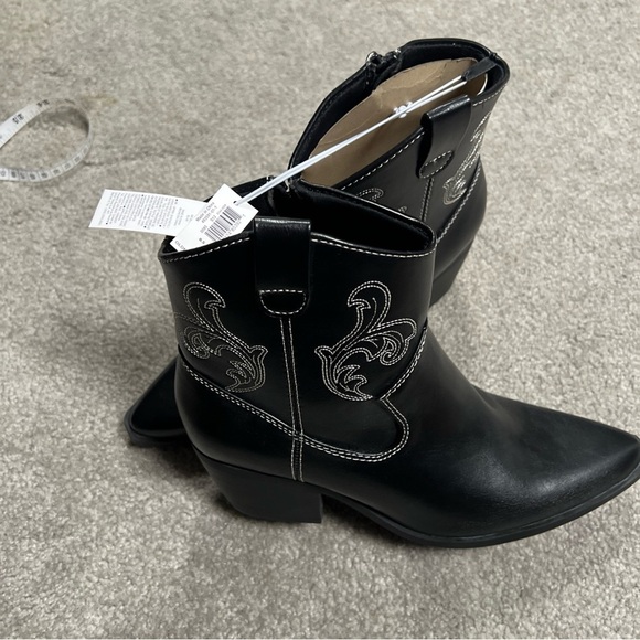 Old Navy western Ankle Boot NWT 8.5 - Picture 1 of 6